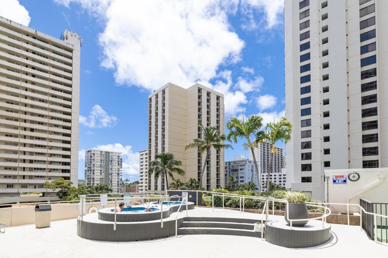 Mountain View Condo Near Beach With Free Parking! Honolulu Kültér fotó