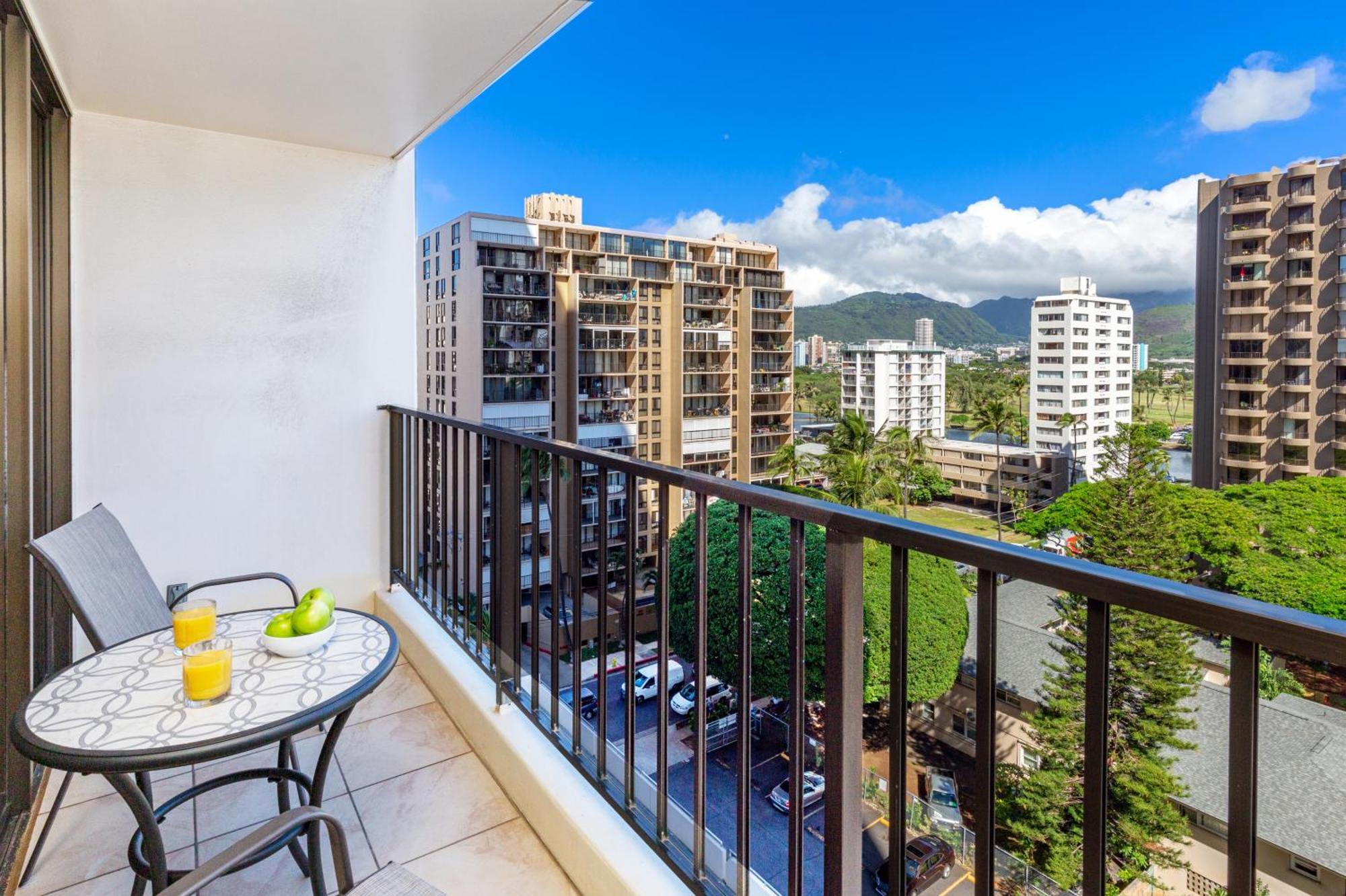 Mountain View Condo Near Beach With Free Parking! Honolulu Kültér fotó